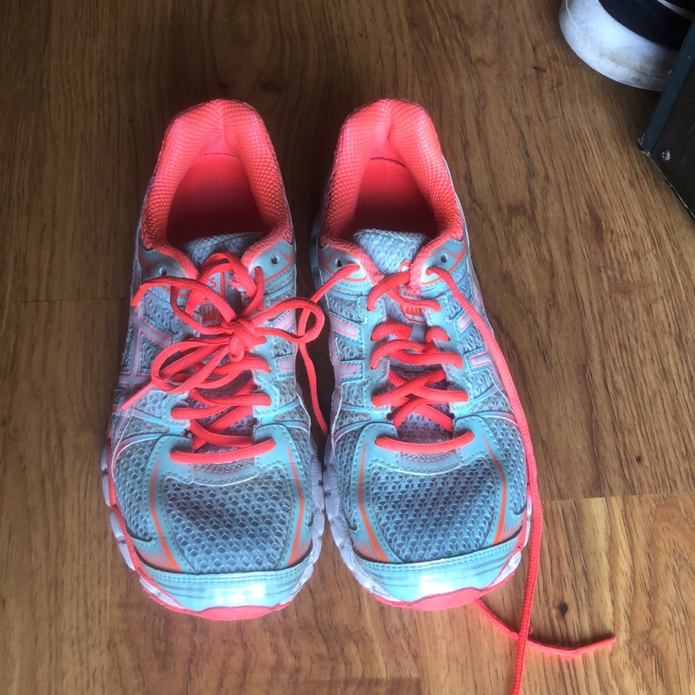 Basics Tennis Shoe Size 8